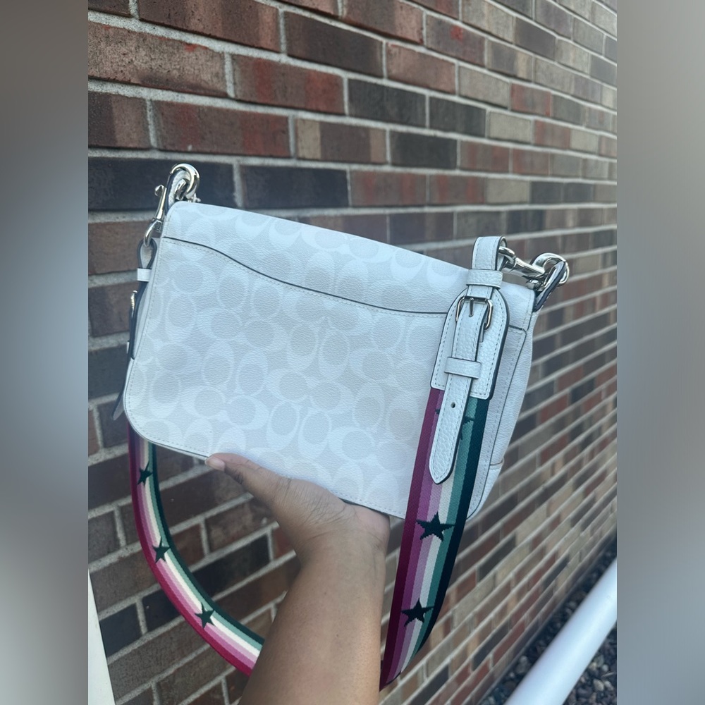 White Patch-Detail Shoulder Bag with Star Strap - Picture 4 of 11